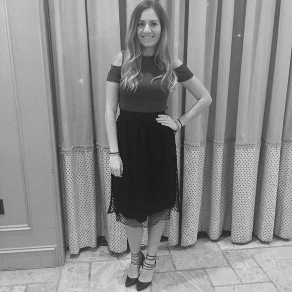 Meet your Posher, Christina - Picture 1 of 1